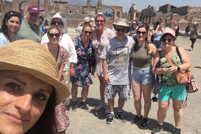 Pompeii & Naples Tour from Rome by Train, Includes Lunch