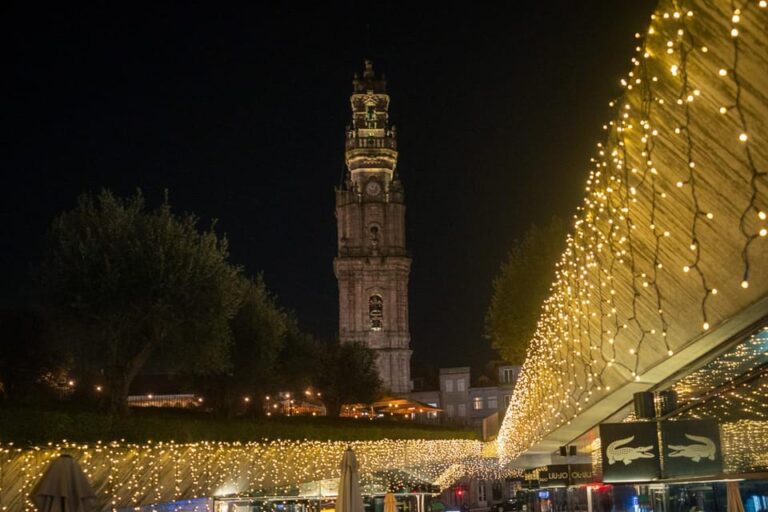 Porto: Christmas Lights Flexible Walking Tour