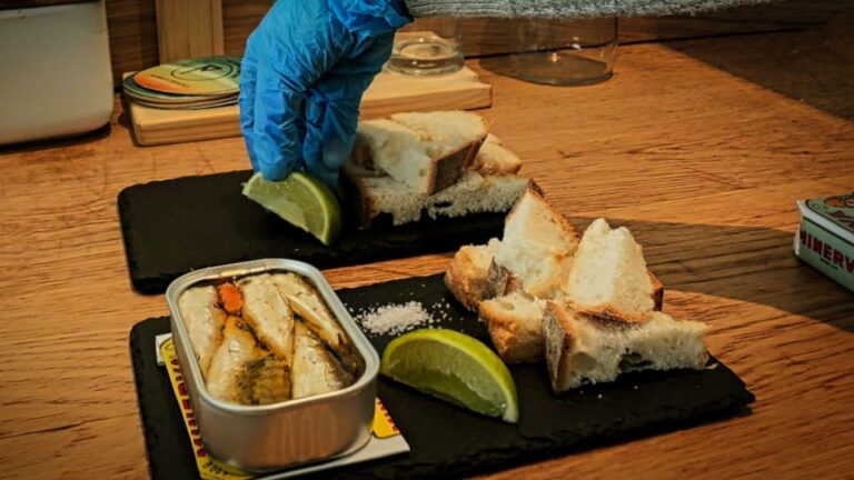 Porto Food Tour: 10 tastings at 5 Restaurants and Eateries