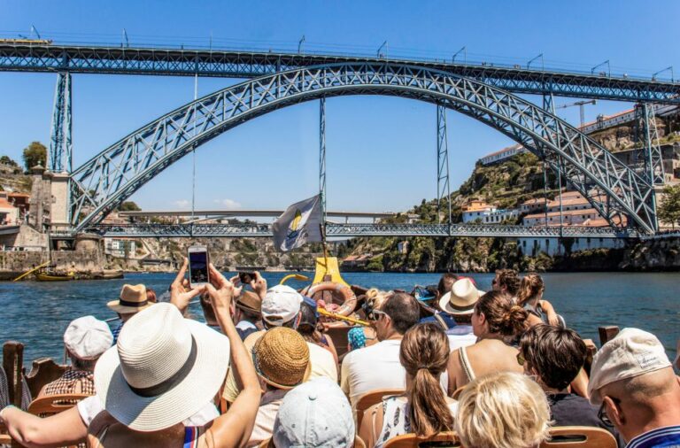 Porto: Guided Tour by Tuk-Tuk and Douro River Cruise