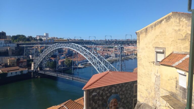 Porto: Off the Beaten Track Private Tour with Wine Tasting