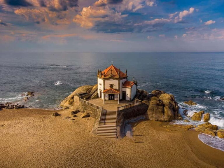 Porto:Aveiro, Cruise, Costa Nova & Capelha da Pedra Full Day