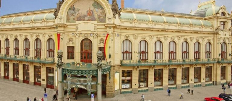 Prague: Private 2 & 4-Hour City Tours with Local Guide