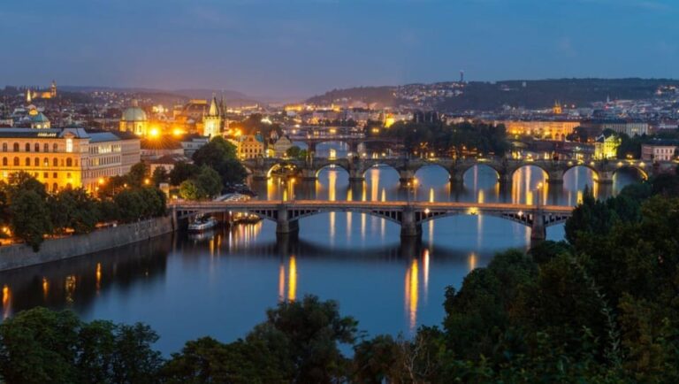 Prague: Private Night Tour with Local
