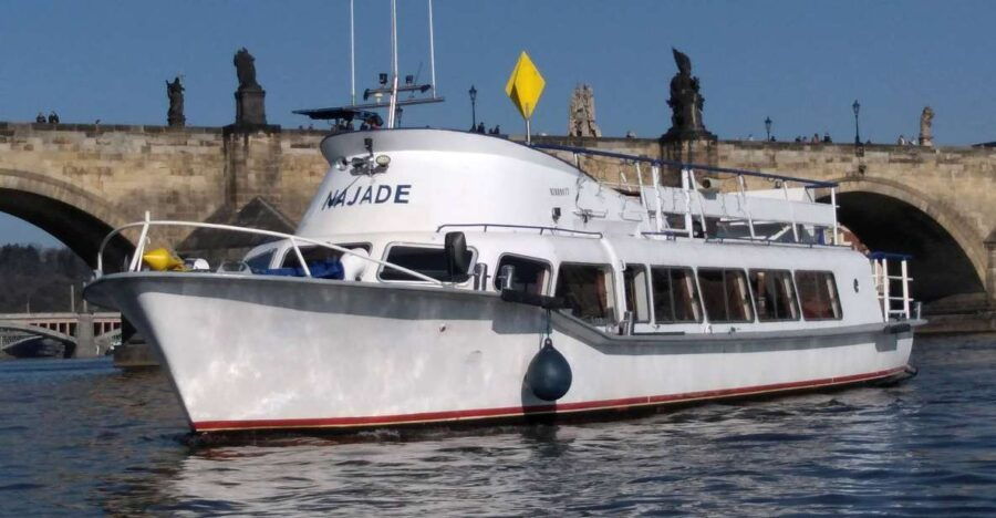 Prague: Vltava River Private Boat Party with Drinks - The Experience at a Glance