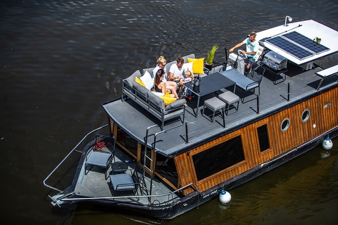 Prague YachtBoat CLASSIC cruise with Unlimited Beer or Prosecco