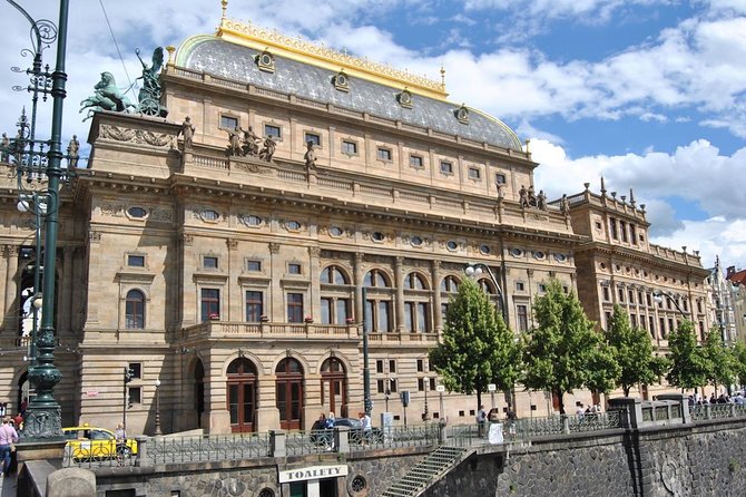 Prague’s charming old places tour in Russian language