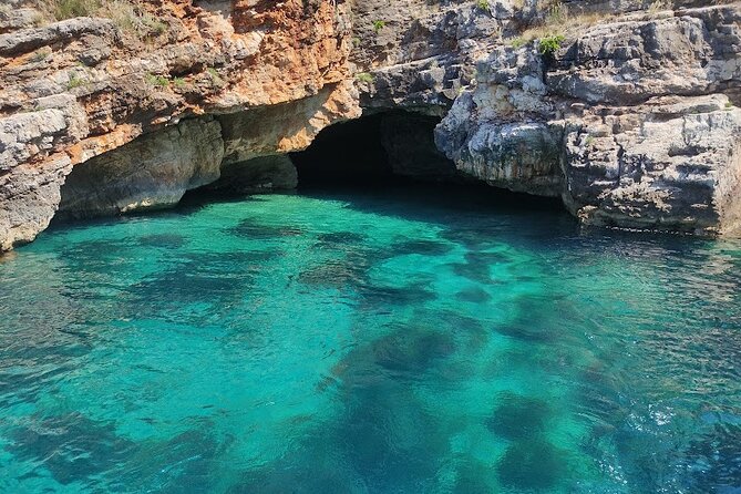 Private 6 H Boat Dafina Bay & Bear's Bay - Starting Point: Vlore’s Touristic Harbour