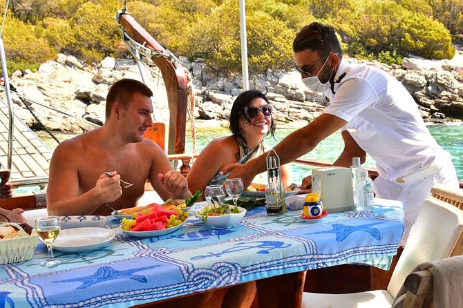Private 6-Hour Boat Tour with Lunch in Bodrum Bays
