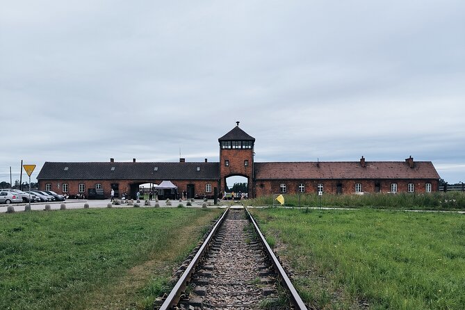 Private Guided Tour to Auschwitz & Birkenau from Krakow