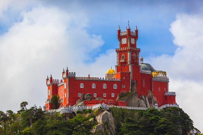 Private Half Day Tour to Sintra and Pena Palace from Lisbon