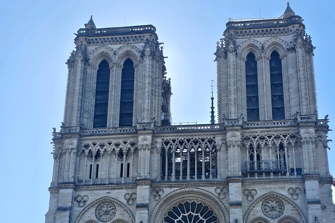 Private Notre Dame Outdoor Tour with Crypt Entry/Sainte Chapelle