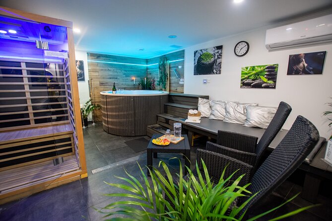Private Spa with Jacuzzi and Sauna