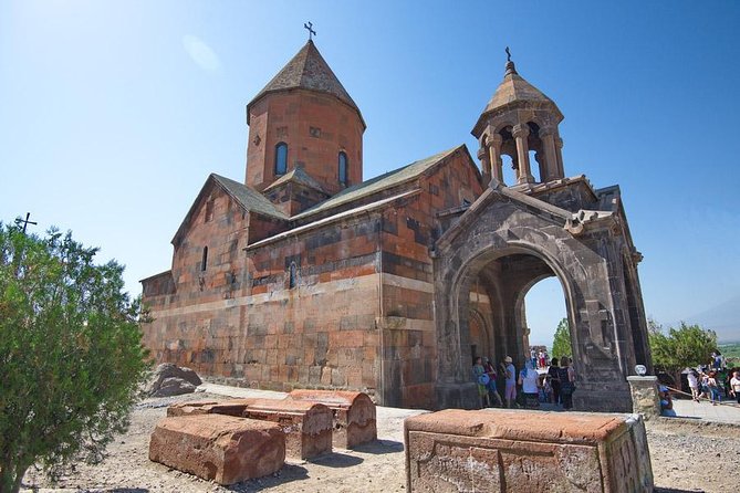 Private tour to Khor Virap, Areni, Noravank, Birds’ cave (Areni 1), Jermuk