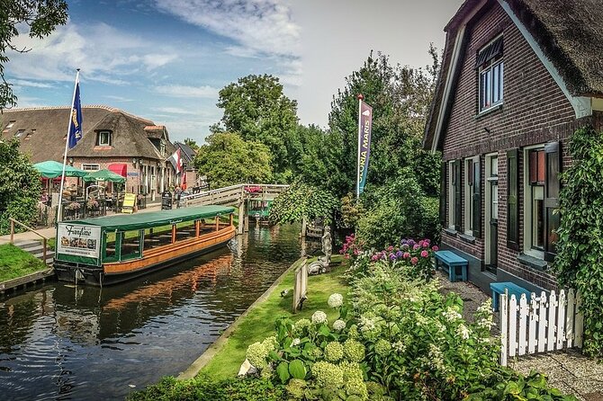 Private transfer from Giethoorn to Amsterdam - Good To Know