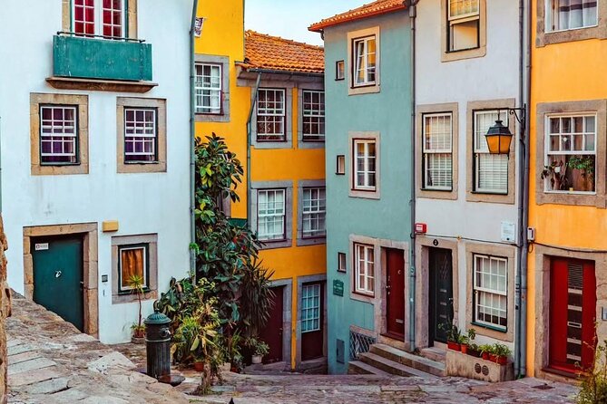 Private transfer Lisbon to Porto stop at Obidos Nazare and Aveiro