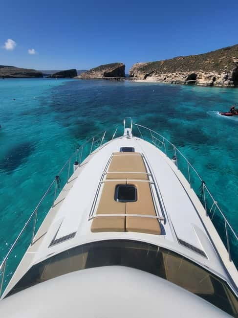 Private Yacht Charters around Comino & Blue Lagoon