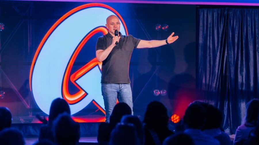 Quatsch Comedy Club Hamburg: Die Live Show - A Closer Look at the Hamburg Comedy Night