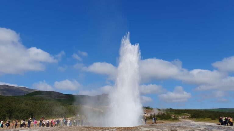 Reykjavik: Golden Circle – shore excursion in small group
