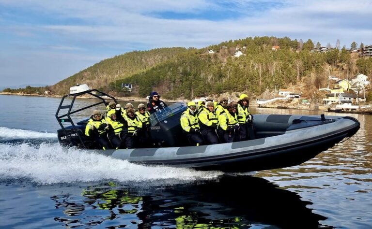 RIB Boat Tour with Lighthouse Visit in the magic Archipelago