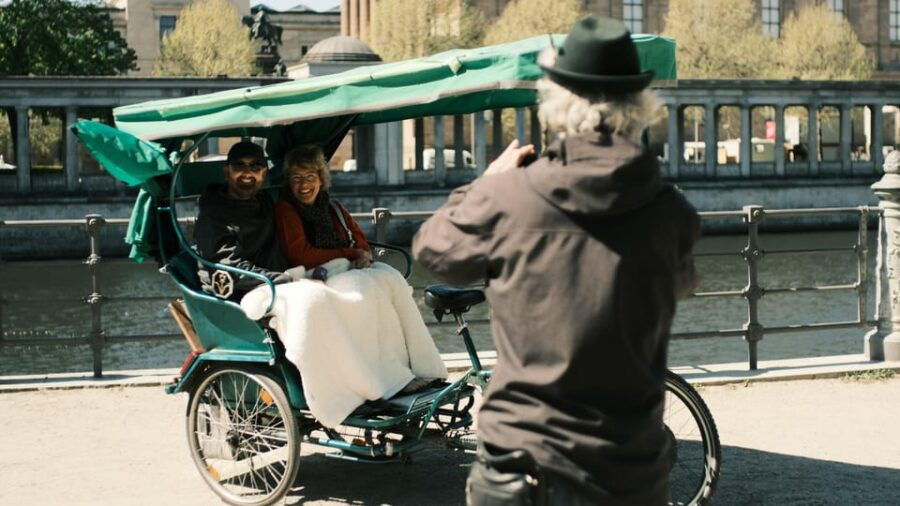 Rickshaw private driver, shared Guide Berlin Highlights - Why Choose This Tour?