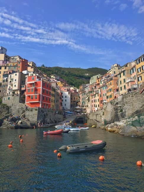 Riomaggiore: Cinque Terre Sunset Tour with Wine & Focaccia - What Makes This Tour Stand Out