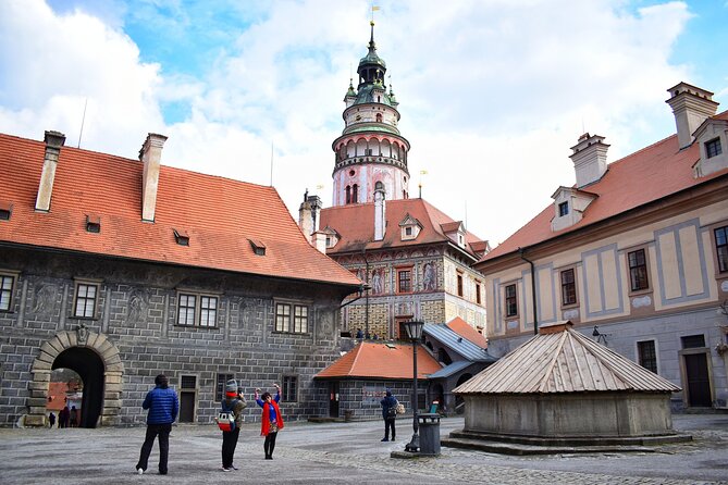 Romantic Whispers of eský Krumlov