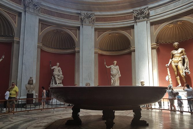 Rome: Colosseum and Vatican Museums Full Day Tour with Lunch