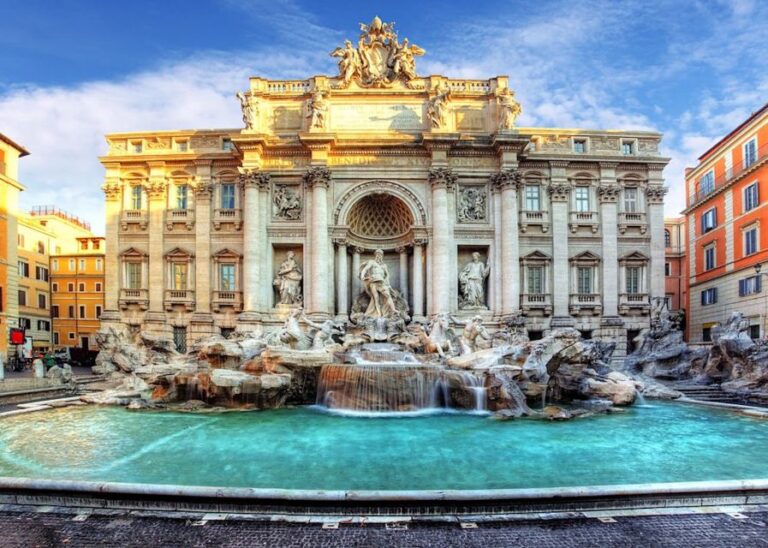 Rome: Sightseeing at Sunrise Walking Tour & Private Option
