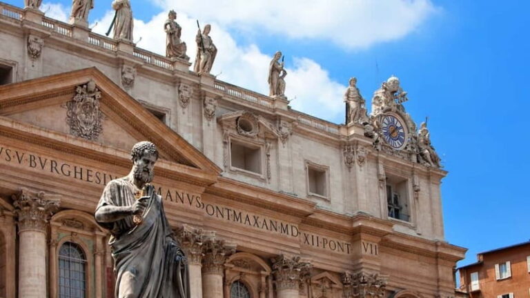 Rome: Vatican Museum Tour and Colosseum Experience