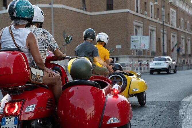 Rome Vespa Sidecar Tour  90-Minute City Highlights Tour