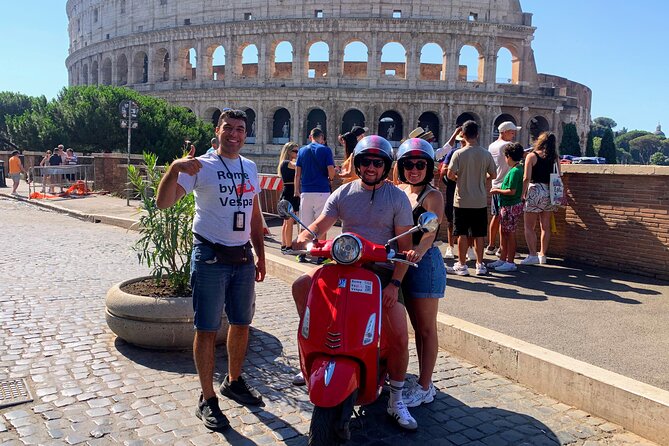 Rome Vespa Tour 3 hours with Francesco (Official Licensed Guide)