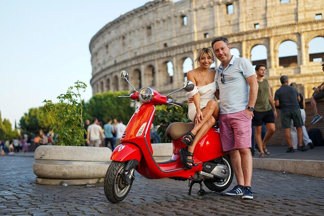 Rome: Vespa Tour with Professional Photoshoot
