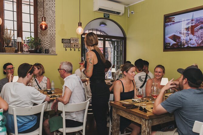 Rome: Wine Tasting in Trastevere with Food and Gelato