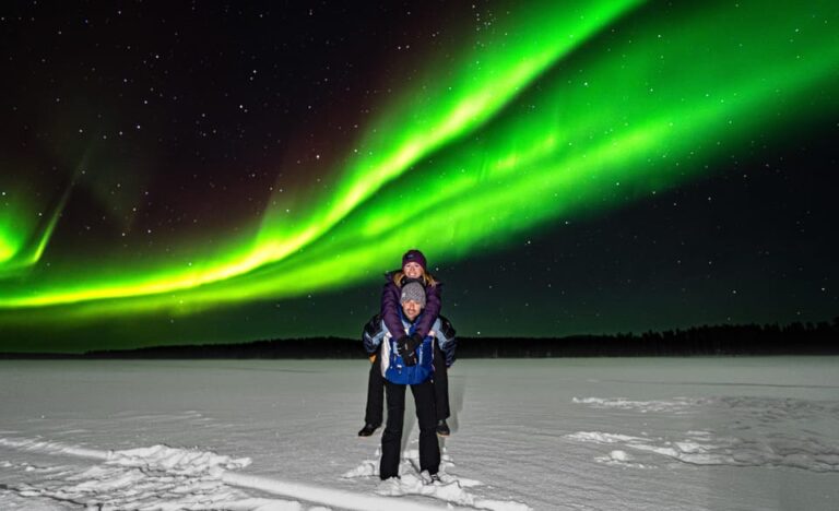 Rovaniemi: Guaranteed Northern Lights Tour with Photos