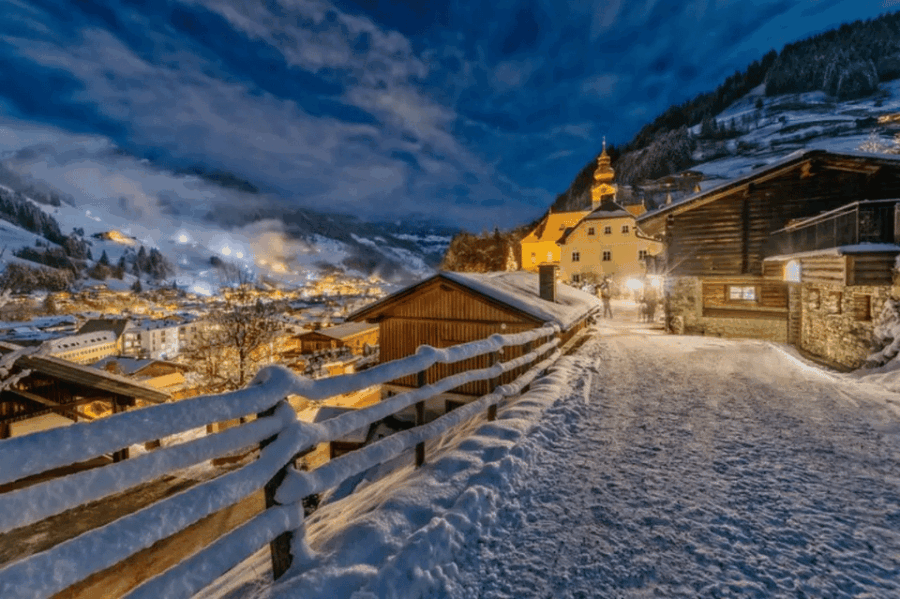 Salzburg Christmas Market and City Highlights Evening Tour - Experience Overview: A Festive Walk Through Salzburg