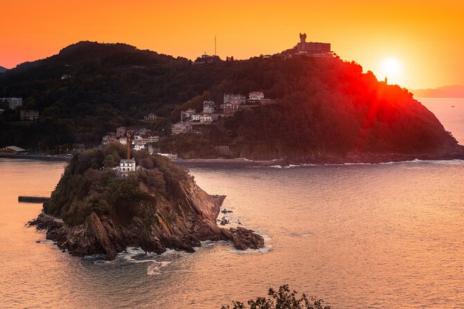 San Sebastian Scavenger Hunt and Highlights Self-Guided Tour