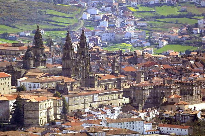 Santiago de Compostela Private Transfer from the city centre to SCQ Airport