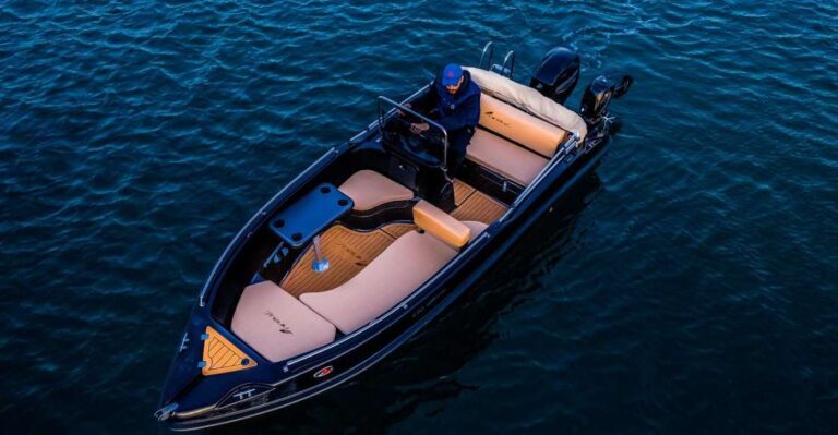 Santorini Boat Cruise -License Free-