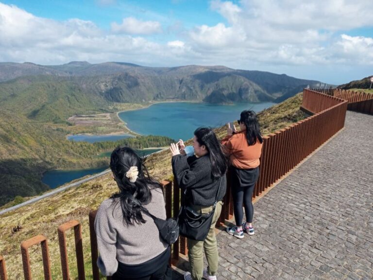 São Miguel Island: 2-Day Guided Island Tour with Meal Add-on