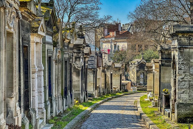 Self-Guided Tour of Celebrity Graves at Père-Lachaise Cemetery