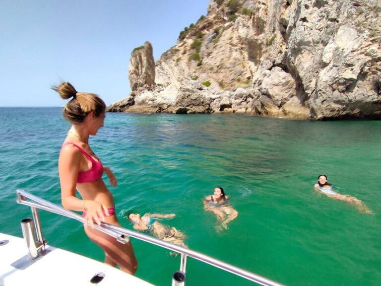 Sesimbra: Exclusive Private Yacht tour with sea activities!