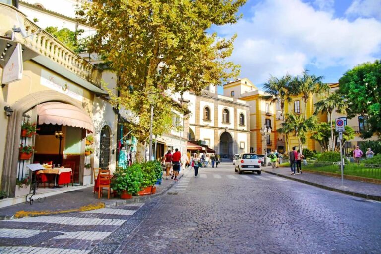 Shore Excursions: Tour of Sorrento and Pompeii from Naples