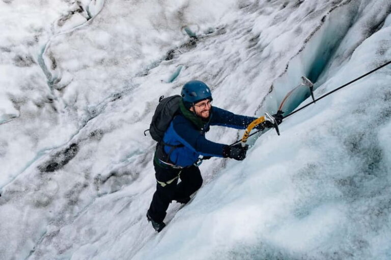 Skaftafell: Glacier Hike & Ice Climbing Adventure