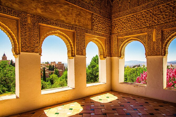 Skip-the-line Alhambra and Nasrid Palace Tour in Granada