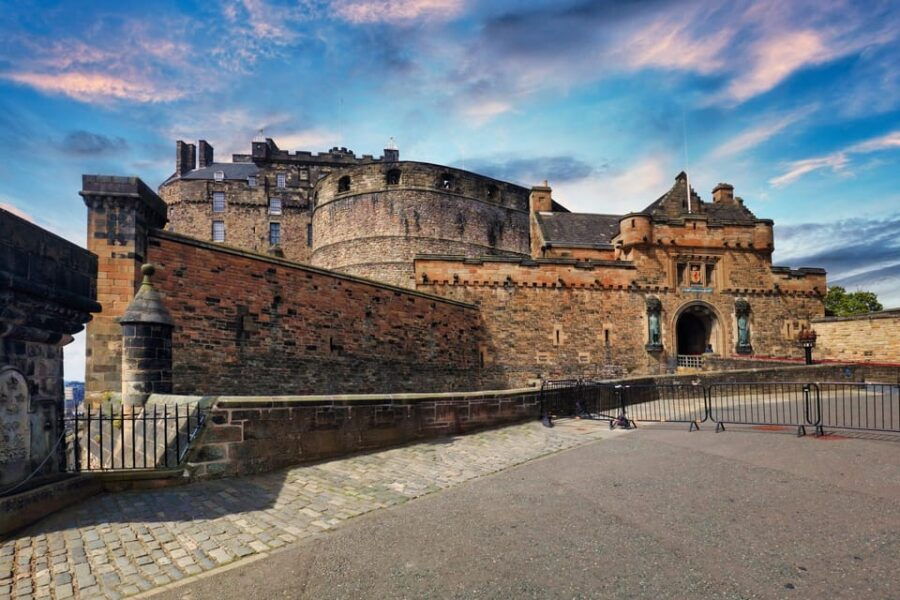 Skip-the-line Edinburgh Castle with Old Town Walking Tour - The Highlights and What Sets This Tour Apart