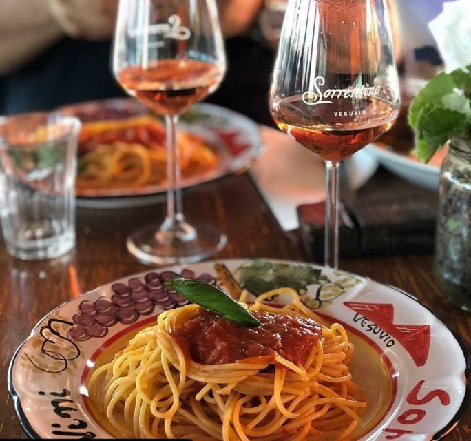 Sorrento: Pompeii and Vesuvius Day Trip with Entry and Lunch