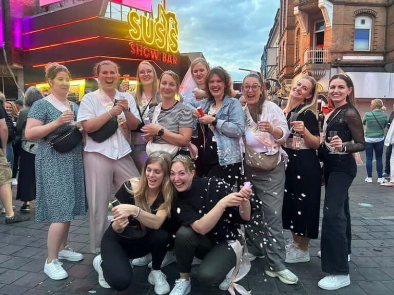 St Pauli – Reeperbahn PubCrawl  The Original Since 2008