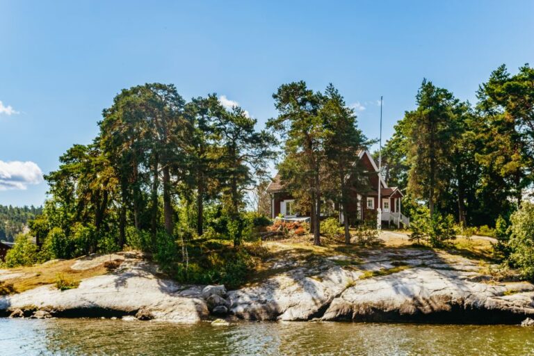 Stockholm: City Archipelago Sightseeing Cruise with Guide