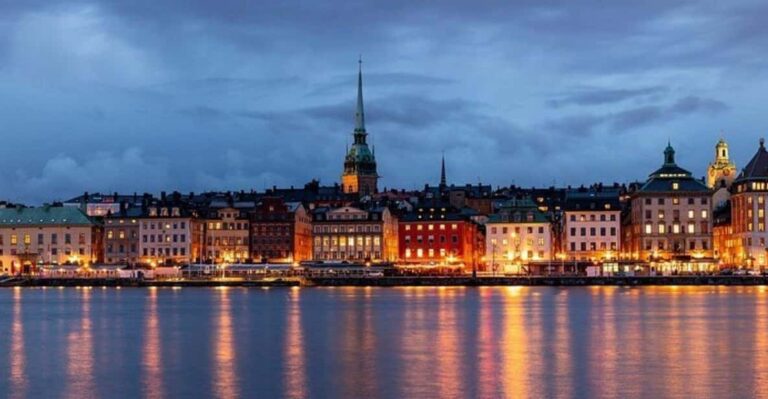 Stockholm: Must-See Attractions Walking Tour with a Guide